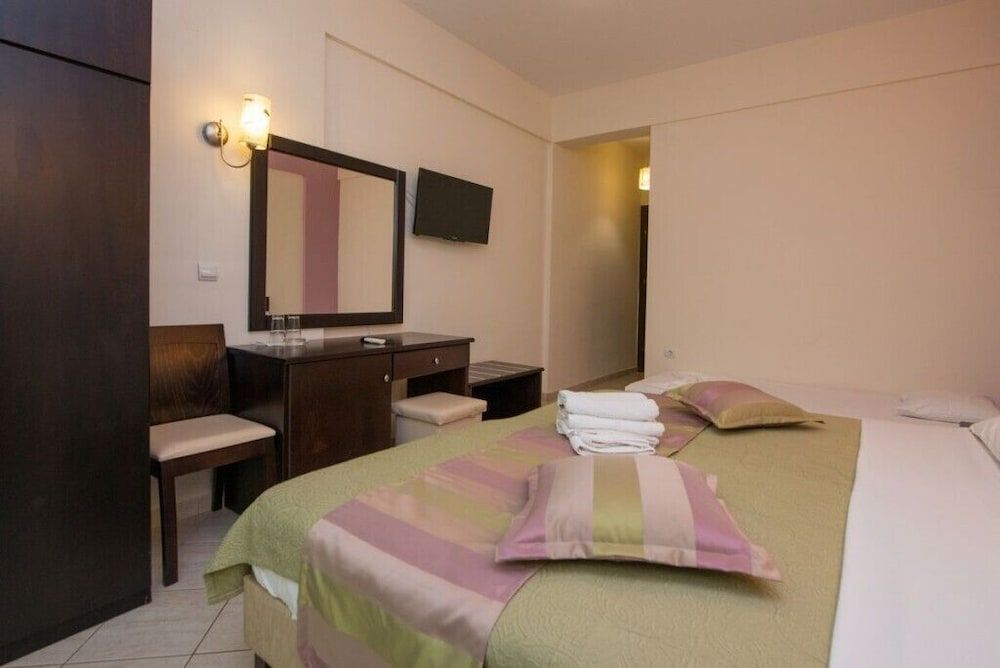 Standard Room, Partial Sea View