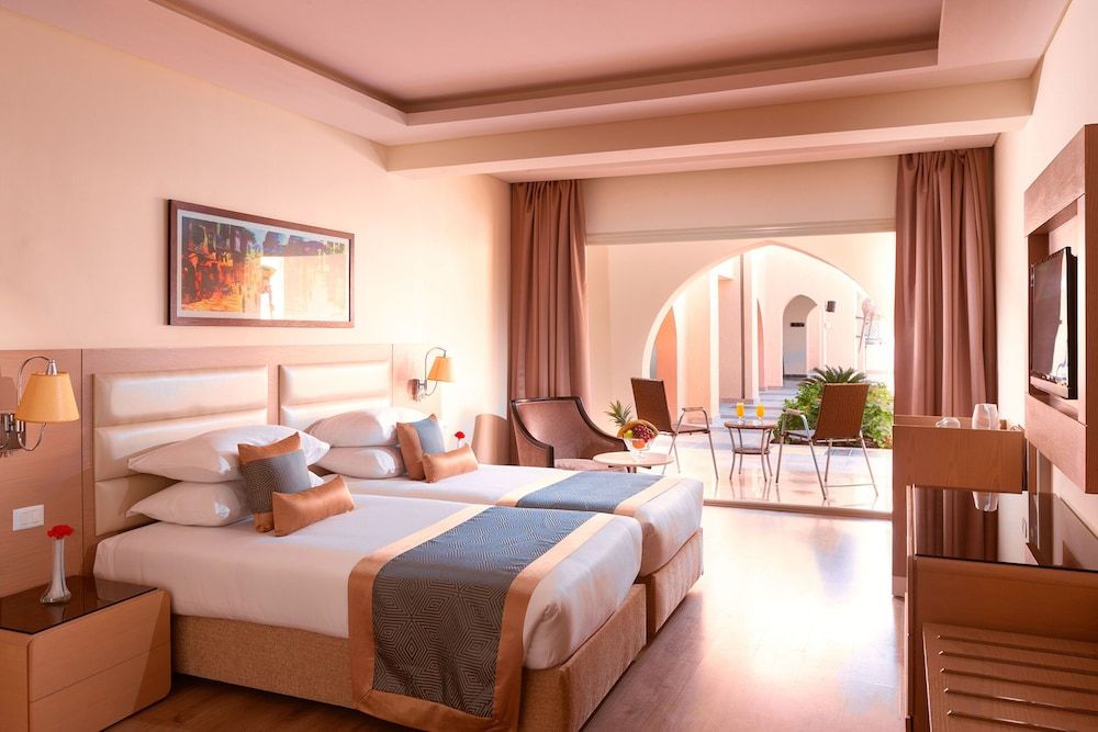 Deluxe Family Room with Pool View ( 2 Adults + 2 Children )