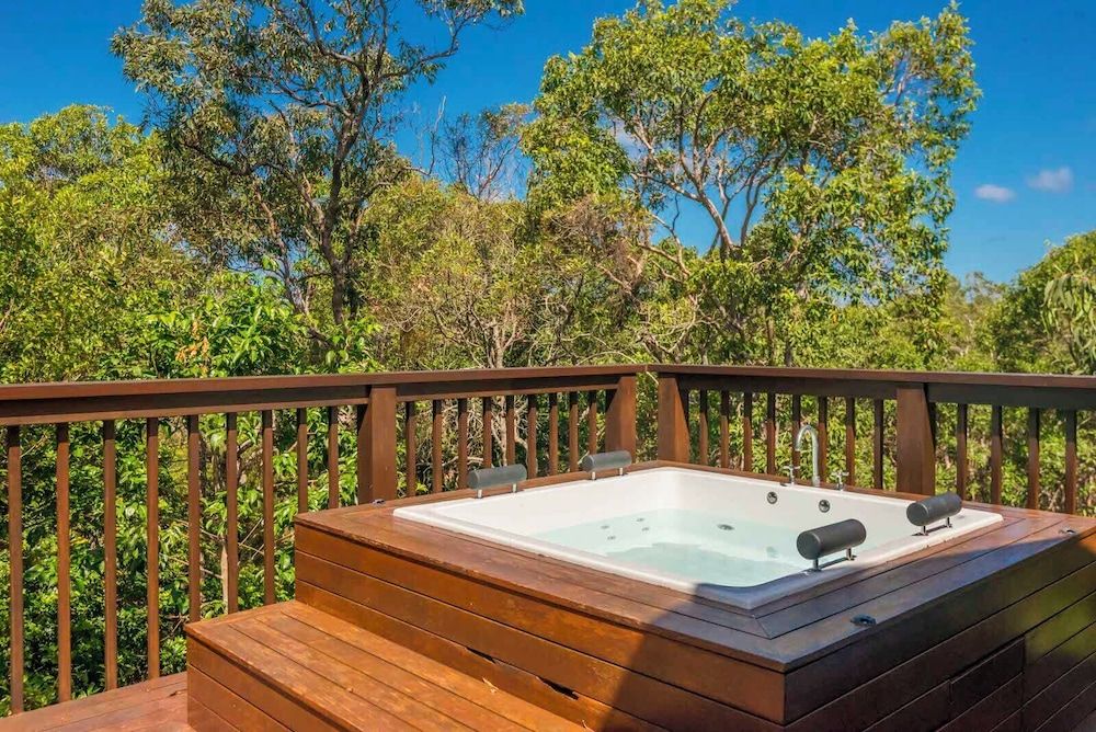 The Oasis Apartments and Treetop Houses Superior Tree House 8