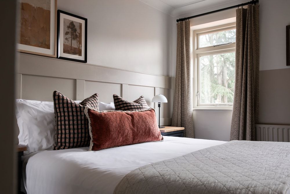 Worplesdon Place Hotel Comfort Double Room, 1 Double Bed 9