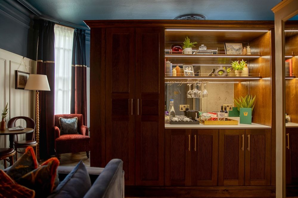 Worplesdon Place Hotel Signature Double Room 9