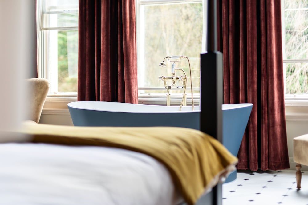 Worplesdon Place Hotel Signature Double Room 7