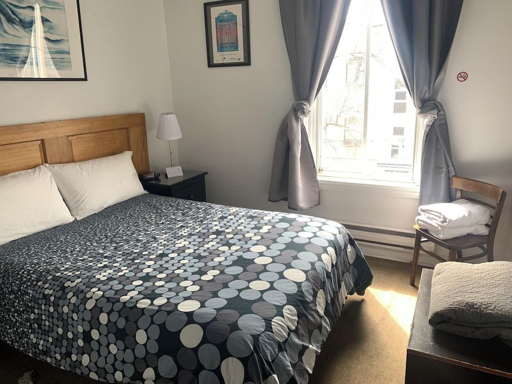 Pensione Popolo Economy Double Room, 1 Queen Bed, Non Smoking, Shared Bathroom 2