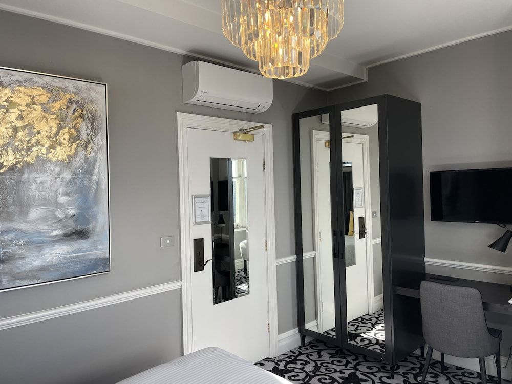 The Hydro Majestic Hotel Delmonte Valley View Room 3