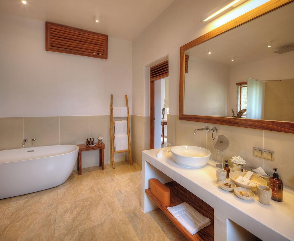 Zanzibar White Sand Luxury Villas & Spa Deluxe Room, 1 King Bed, Hot Tub 2