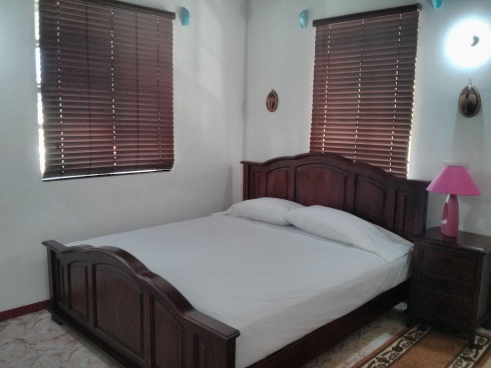 Mainroad Suite Three Bedroom Villa 2