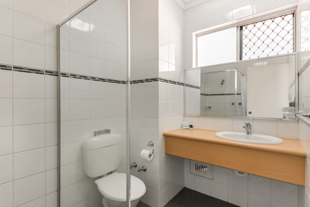 Flag Motor Lodge Superior Room with Balcony or Garden Patio 4