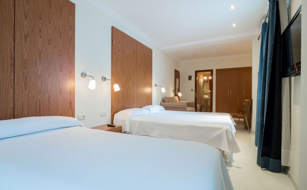 Hotel Costa Blanca Triple Room 3