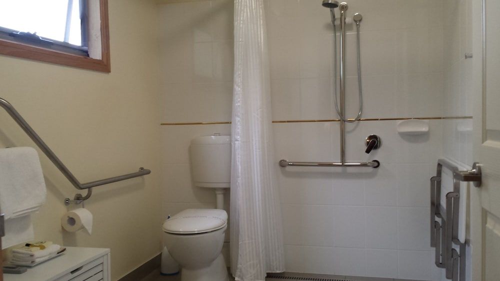 Daylesford Central Motor Inn Superior Twin Room, Accessible 5