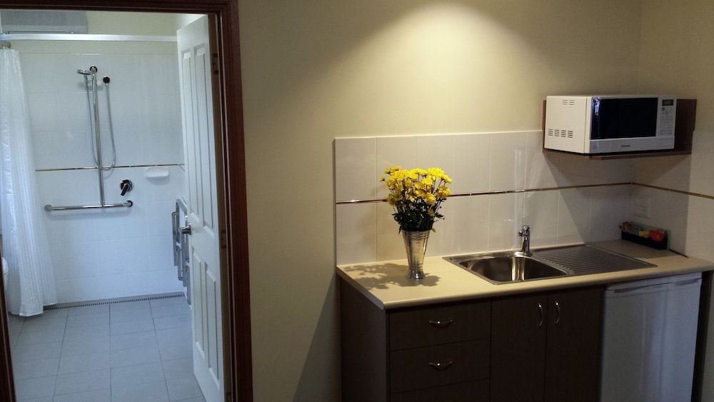 Daylesford Central Motor Inn Superior Twin Room, Accessible 6