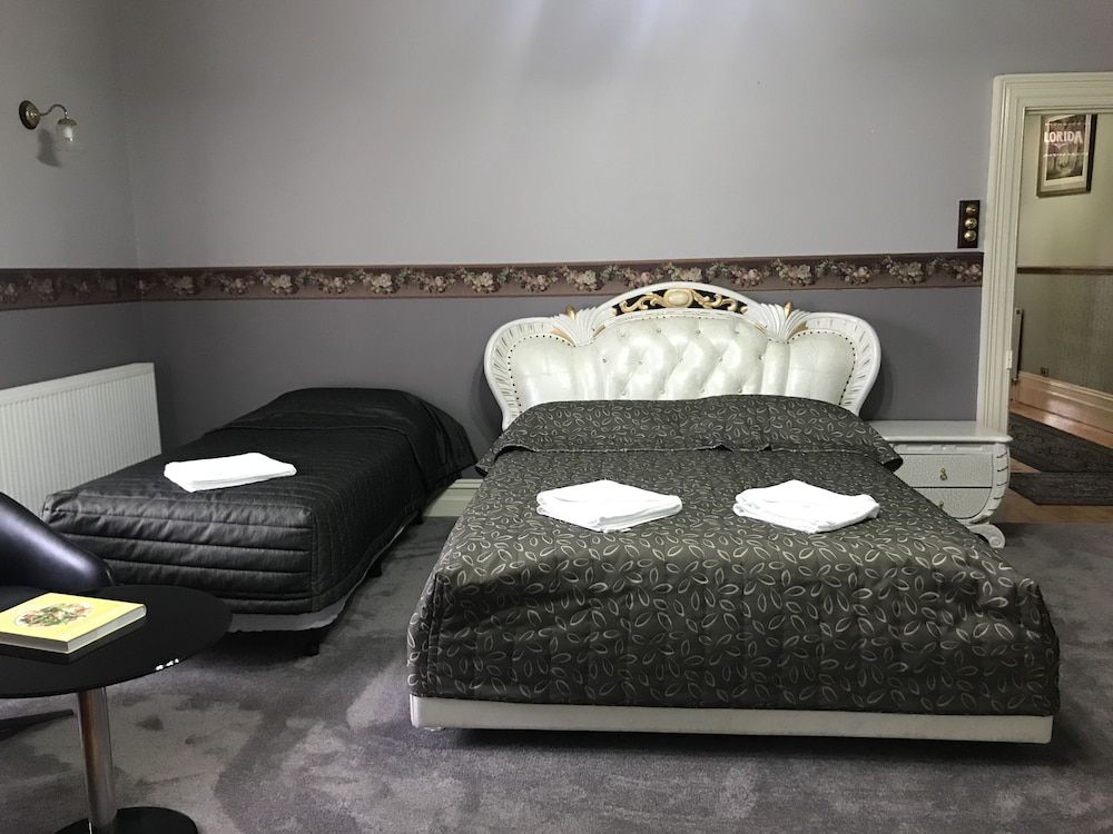 Daylesford Central Motor Inn Deluxe Apartment