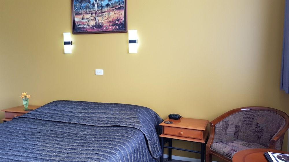 Daylesford Central Motor Inn Standard Room