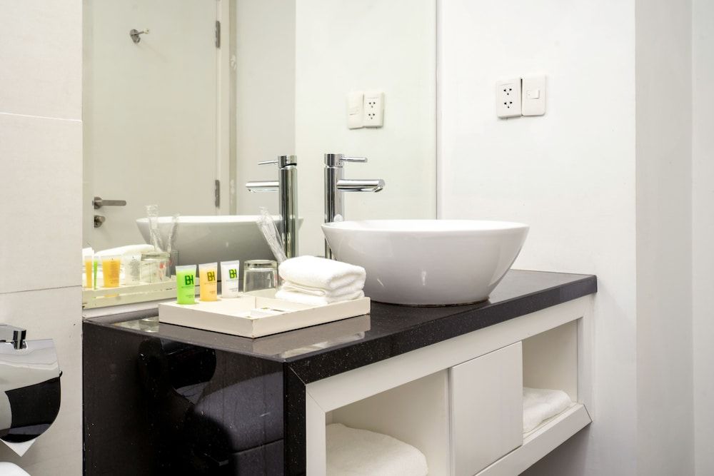 Becamex Hotel Thu Dau Mot Standard Room 6