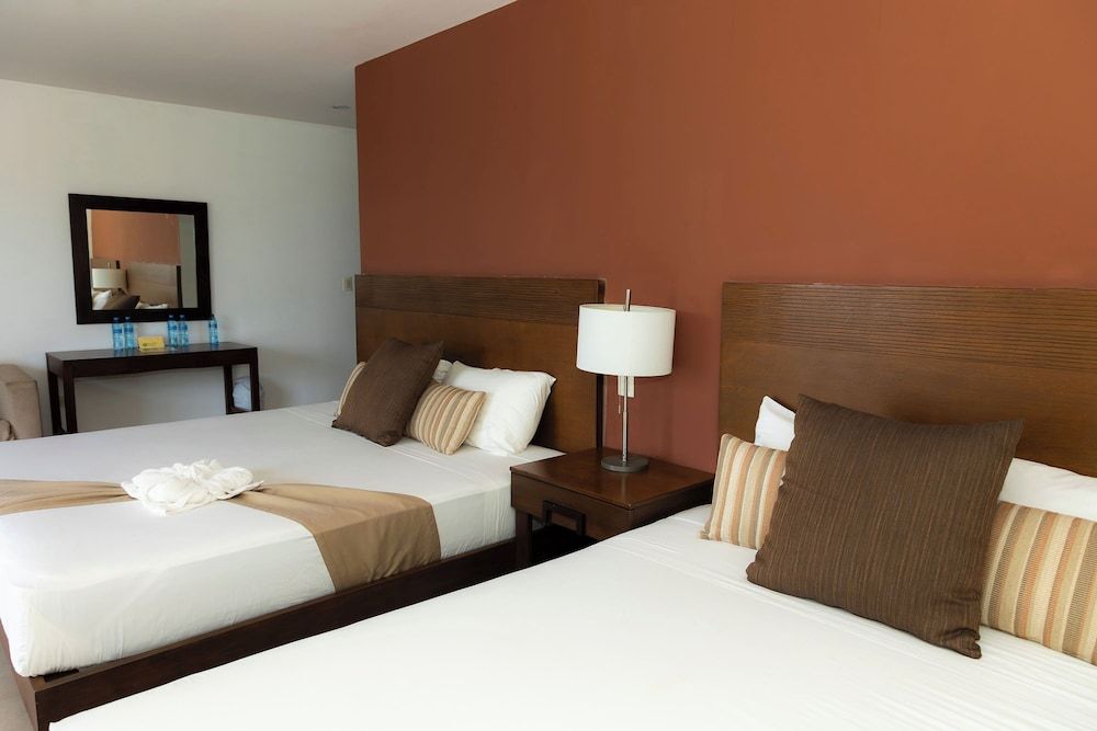 Quinto Sole by GuruHotel Master Suite Sea View, 2 Queen Beds. 3