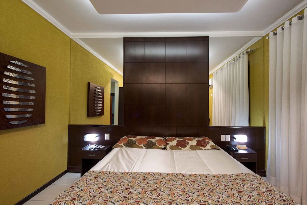 Bristol Exceler Plaza Hotel Superior Triple Room 6