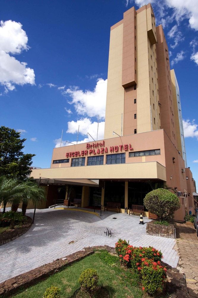 undefined Bristol Exceler Plaza Hotel 7