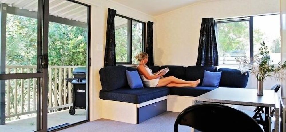 Russell - Orongo Bay Holiday Park Bungalow, 2 Bedrooms 3