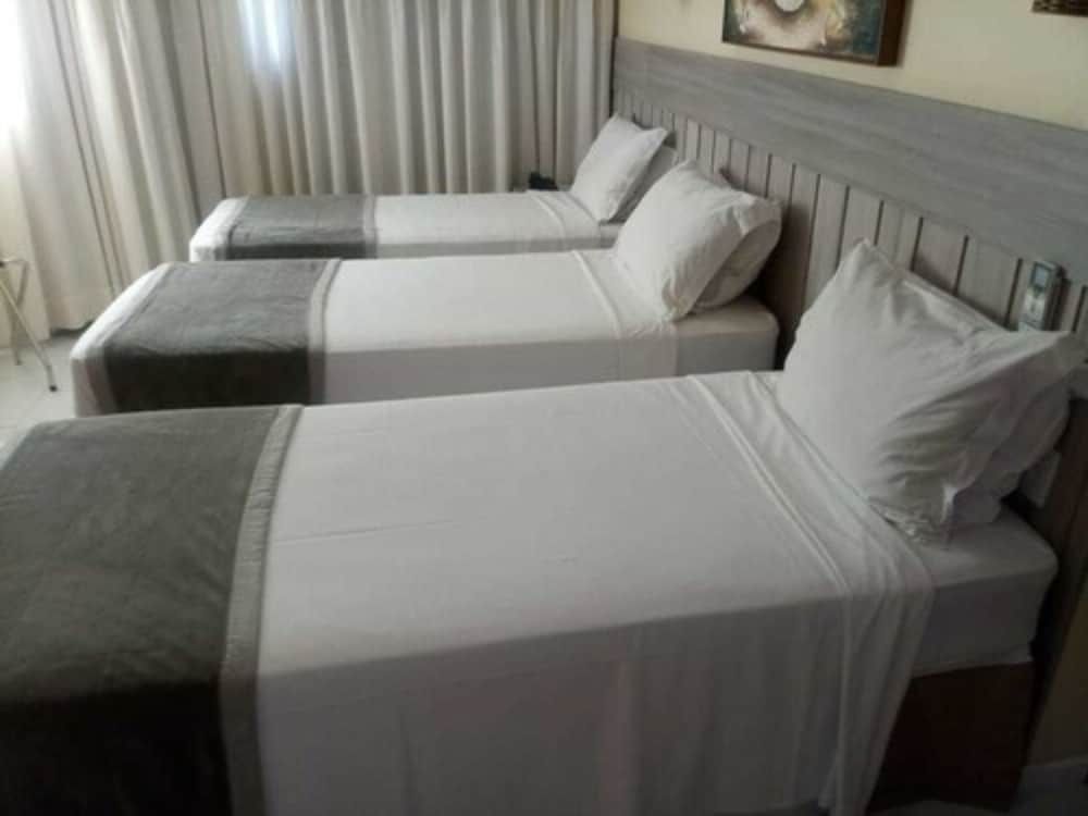 Hotel Anahi Triple Room 3