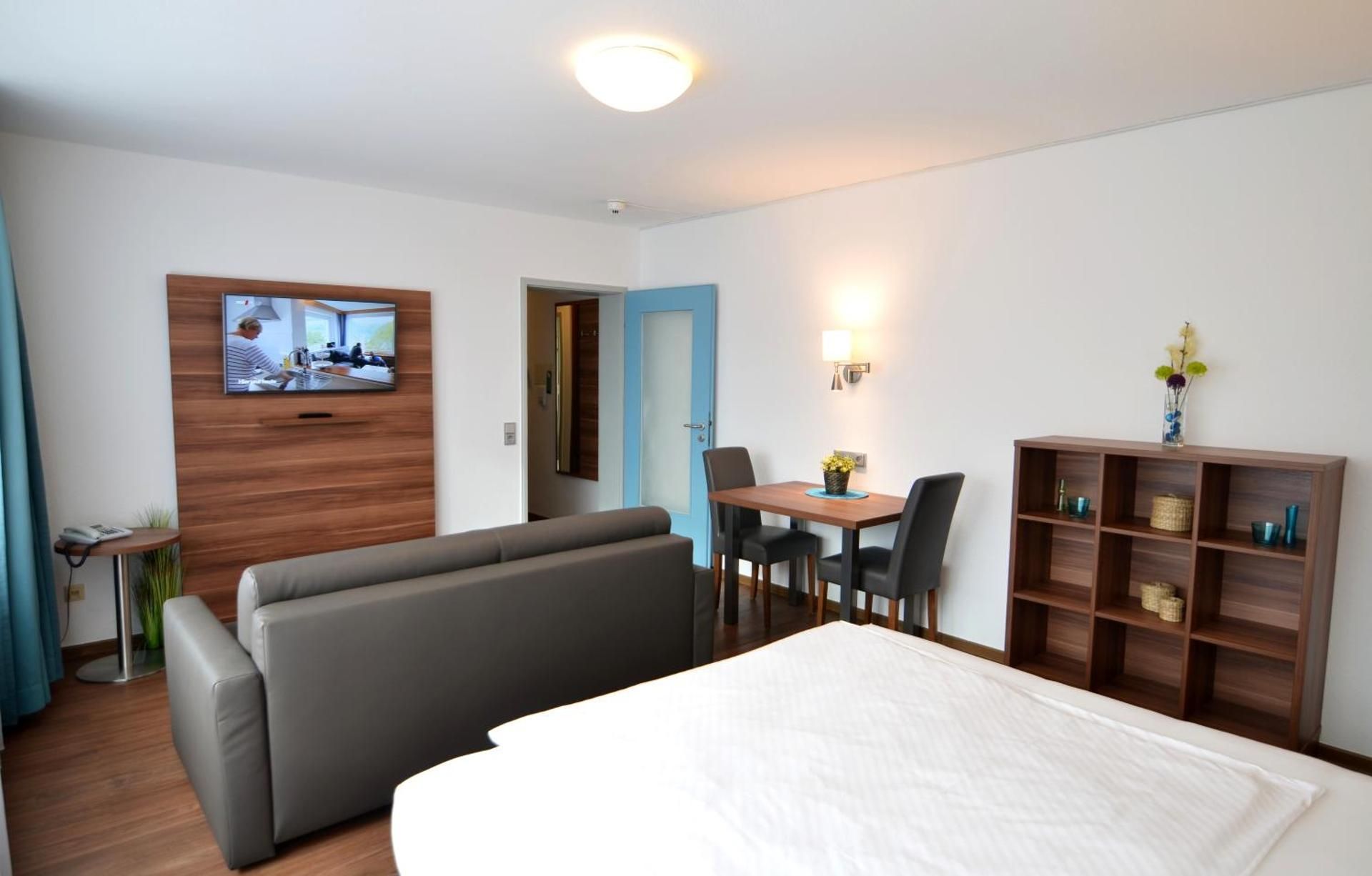 Family Room XL