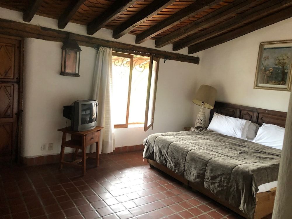 Room (Interior View)