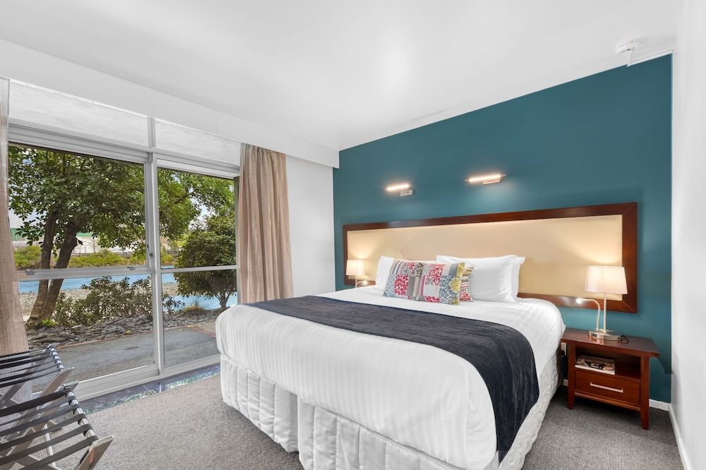 Riverfront Executive Suite