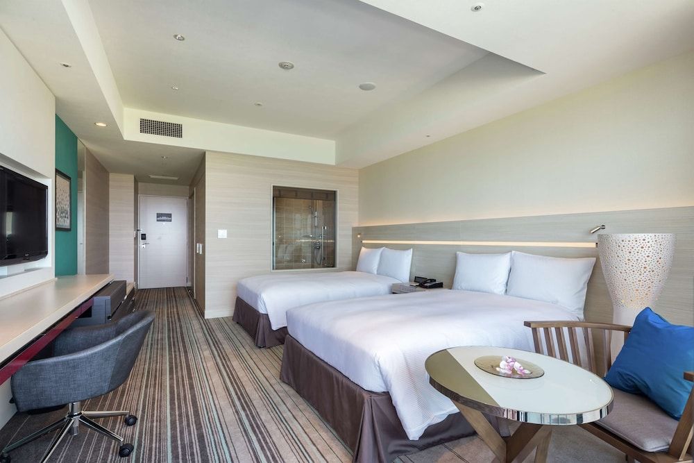 Twin Room, Accessible (Roll-in Shower)