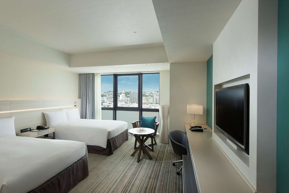 Twin Guest Room With City View