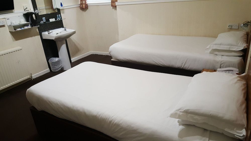 Twin Room, Shared Bathroom
