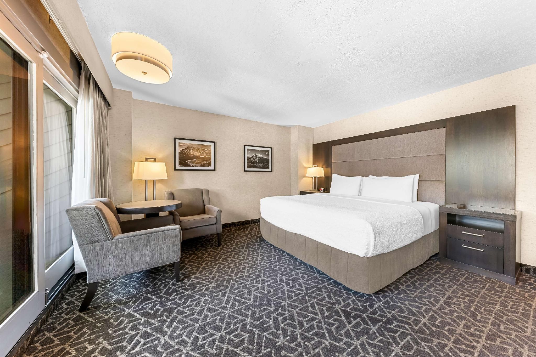 1 King Bed, Nonsmoking