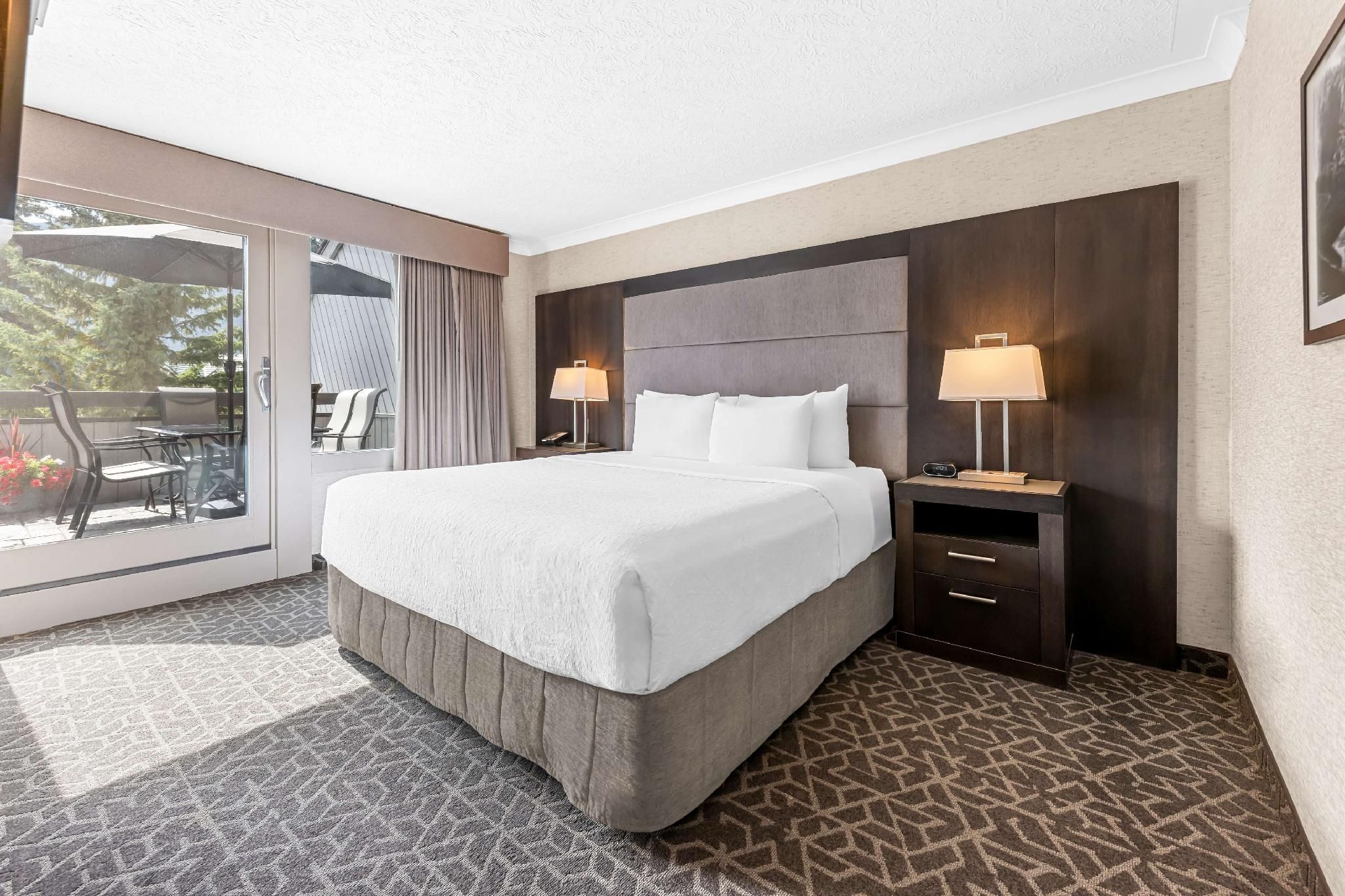 Suite - 1 King Bed, Nonsmoking, Sofabed, Hot Tub