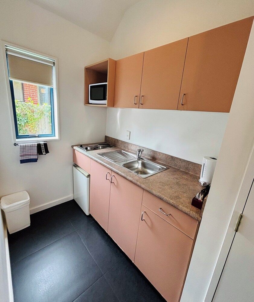 Economy Studio Suite