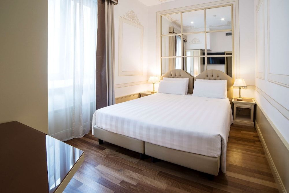 undefined Radisson Blu GHR Hotel, Rome 2