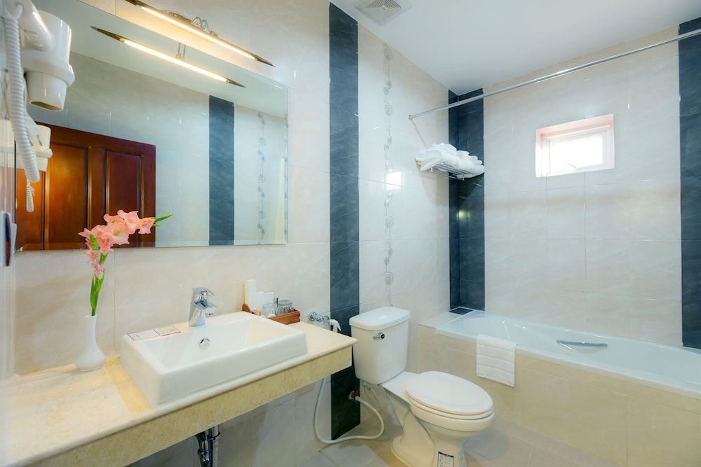 Kirirom Crystal Hotel Deluxe Family Room 4