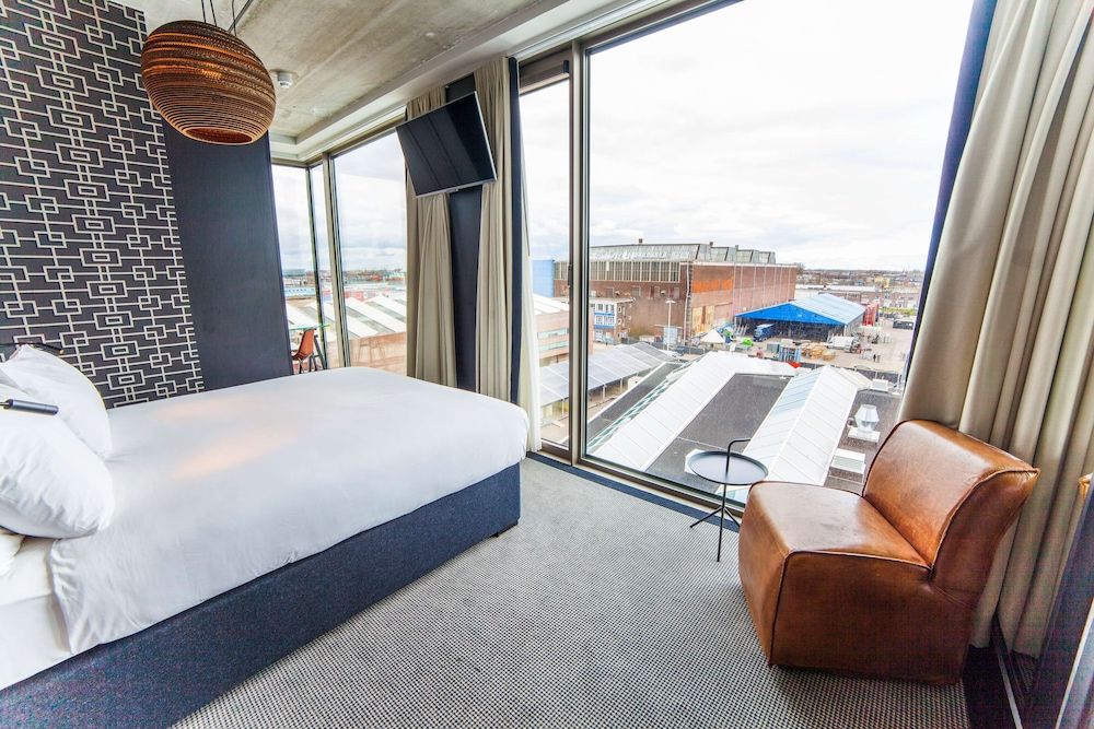 DoubleTree by Hilton Hotel Amsterdam - NDSM Wharf Room, 1 Queen Bed, Non Smoking 30