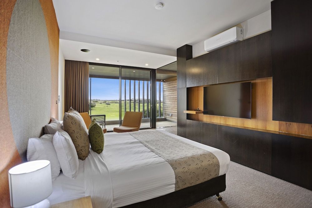 Peppers Moonah Links Resort Open Plan Room 2