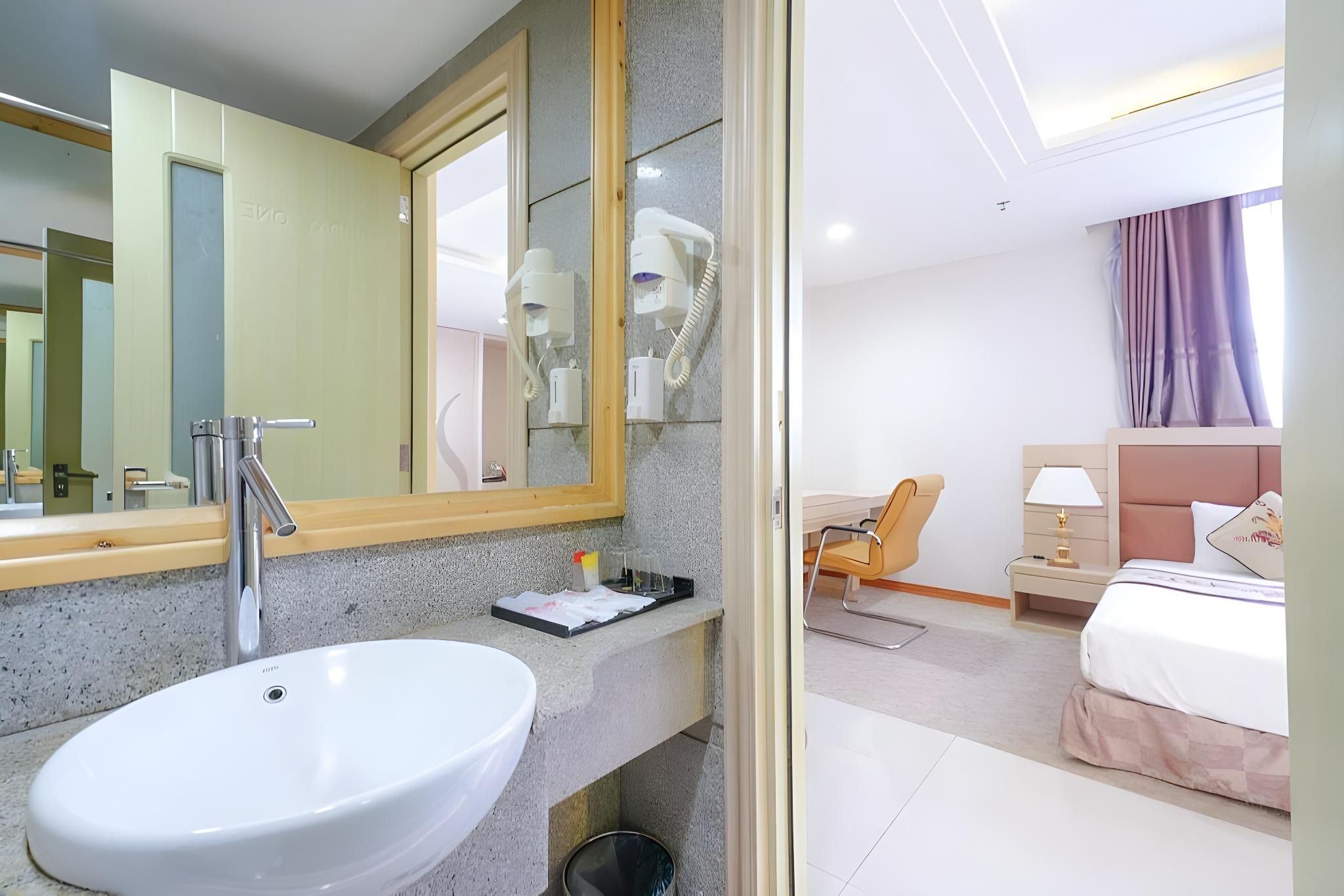 undefined Holiday One Hotel 9