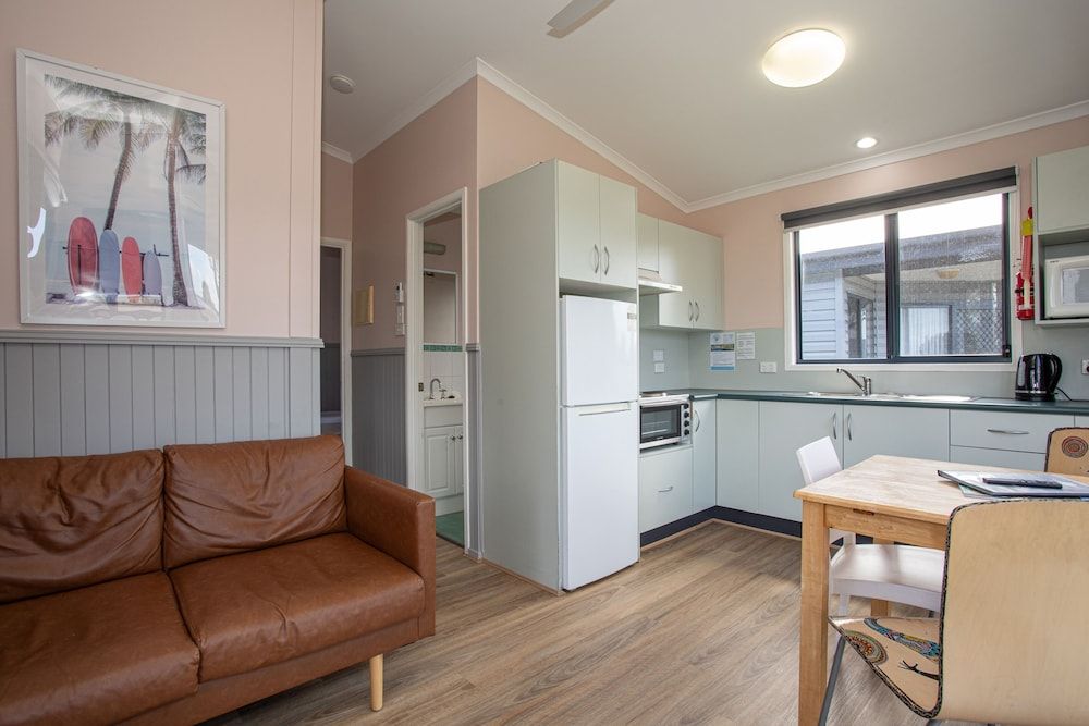 South Coast Retreat Waterfront Two Bedroom Cabin 16