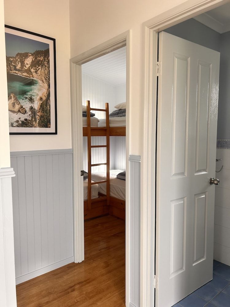 South Coast Retreat Waterfront Two Bedroom Cabin 14