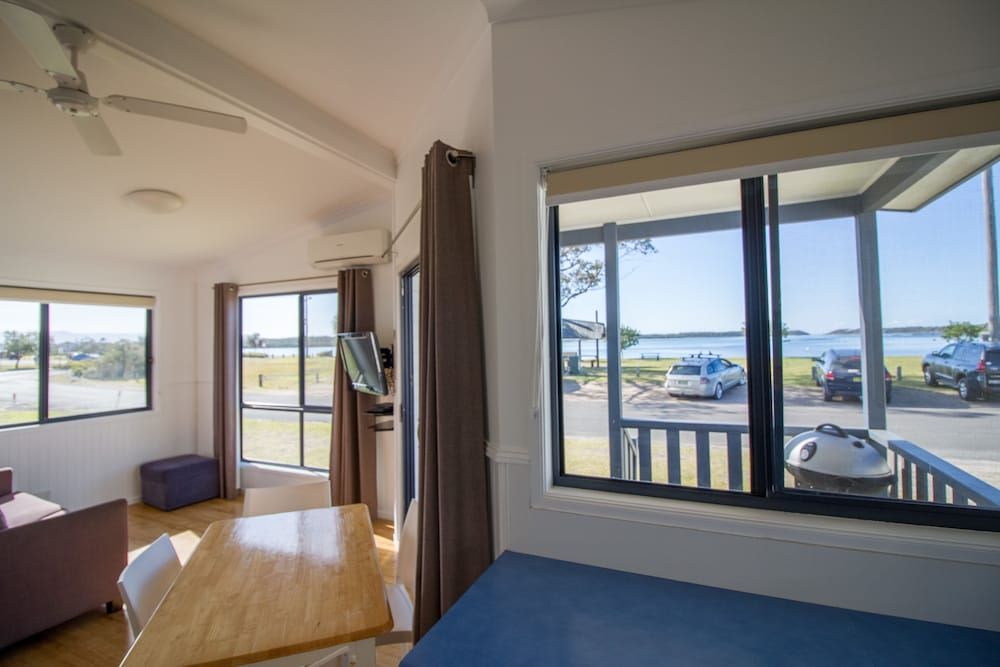 South Coast Retreat Waterfront Two Bedroom Cabin 17