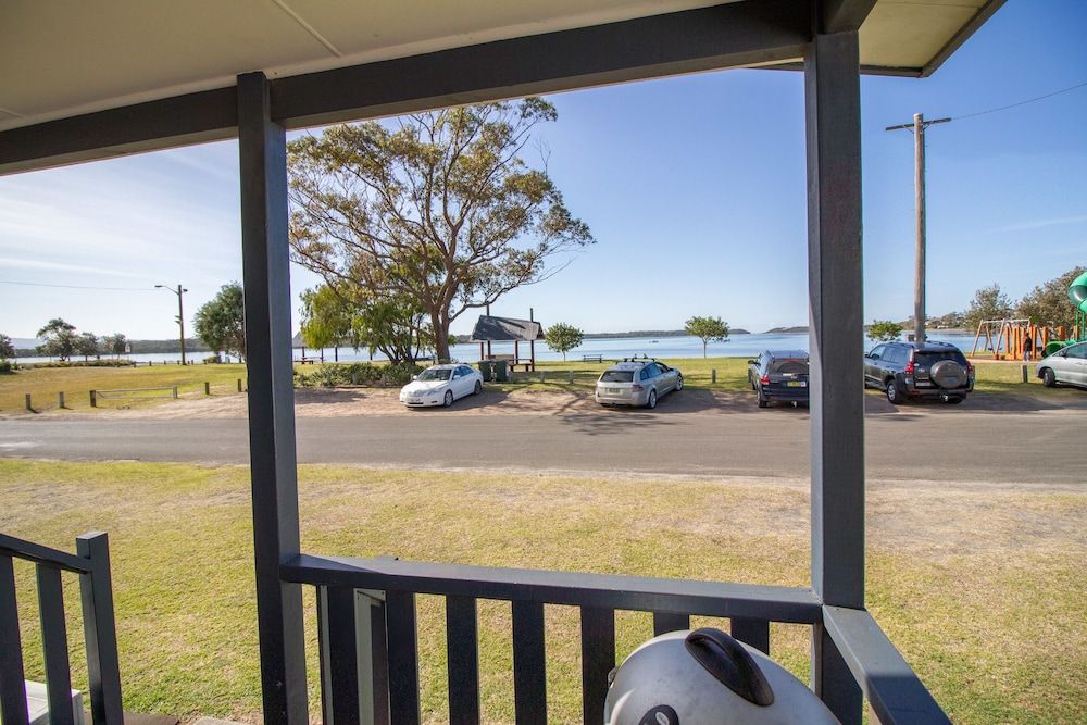 South Coast Retreat Waterfront Two Bedroom Cabin 8