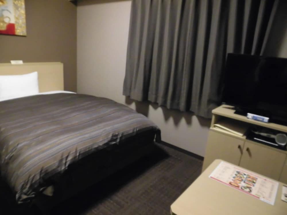 Single Room, Smoking