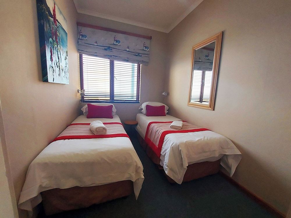 First Group Perna Perna Mossel Bay Apartment, 3 Bedrooms, Non Smoking 3