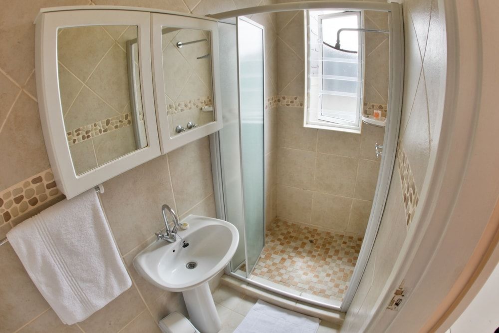 First Group Desert Rose Apartment, 3 Bedrooms, Non Smoking 8