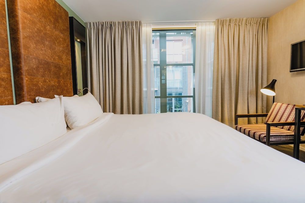 Hotel De Hallen Deluxe Double or Twin Room 4