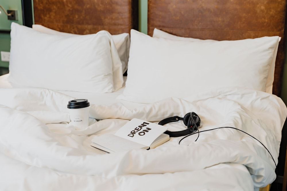 Hotel De Hallen Deluxe Double or Twin Room 9