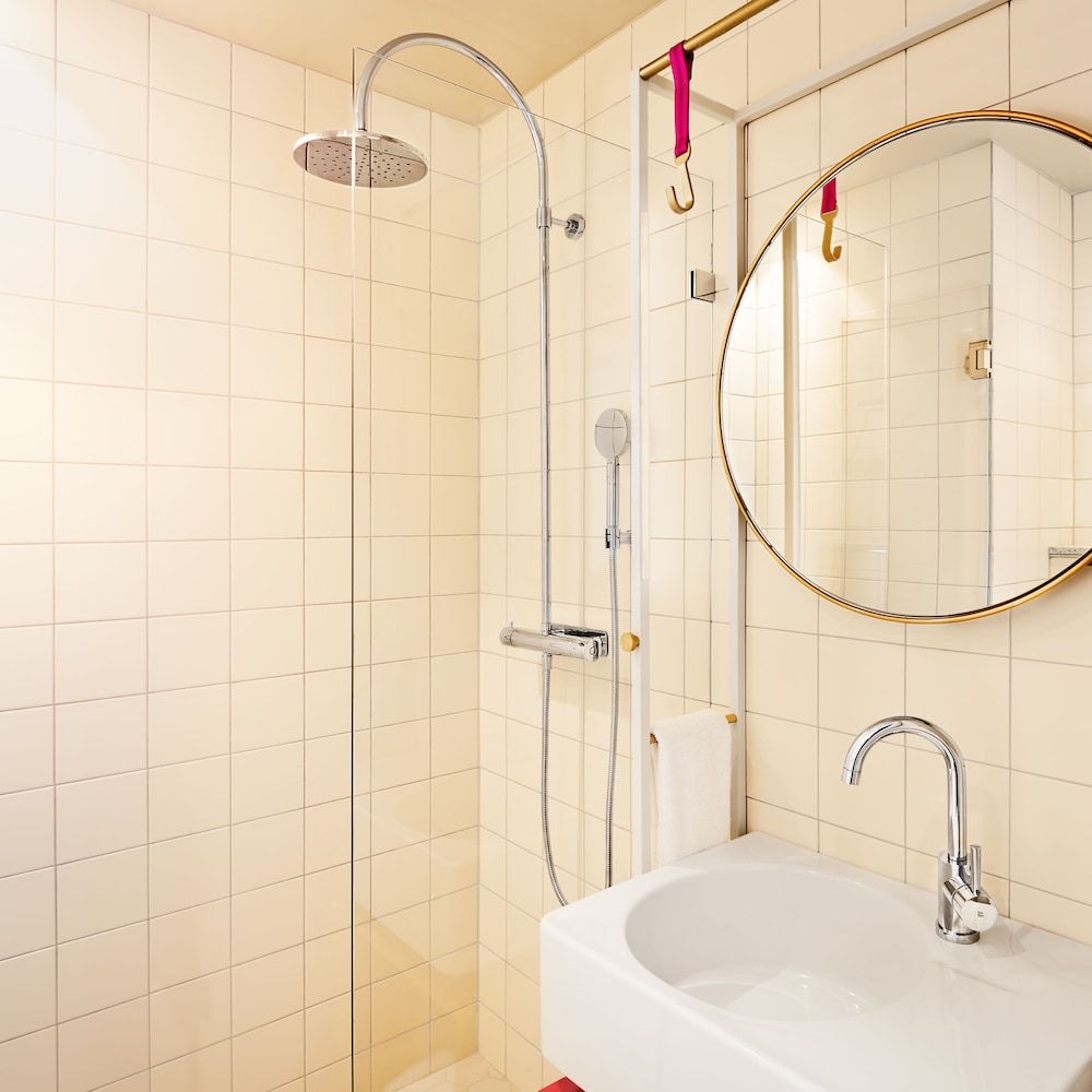 Scandic No 53 Room, No Windows 7