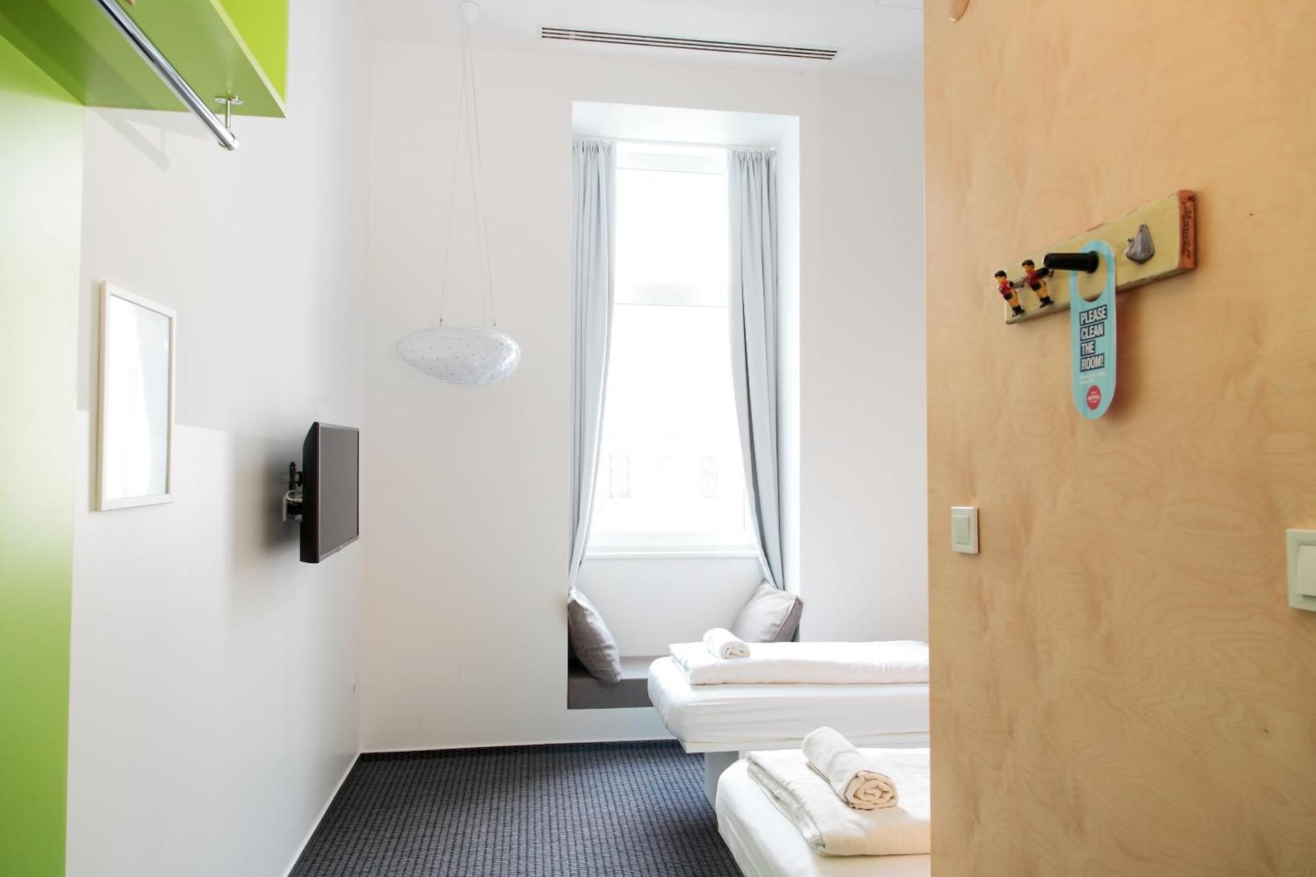 undefined Maverick Budapest Soho 9