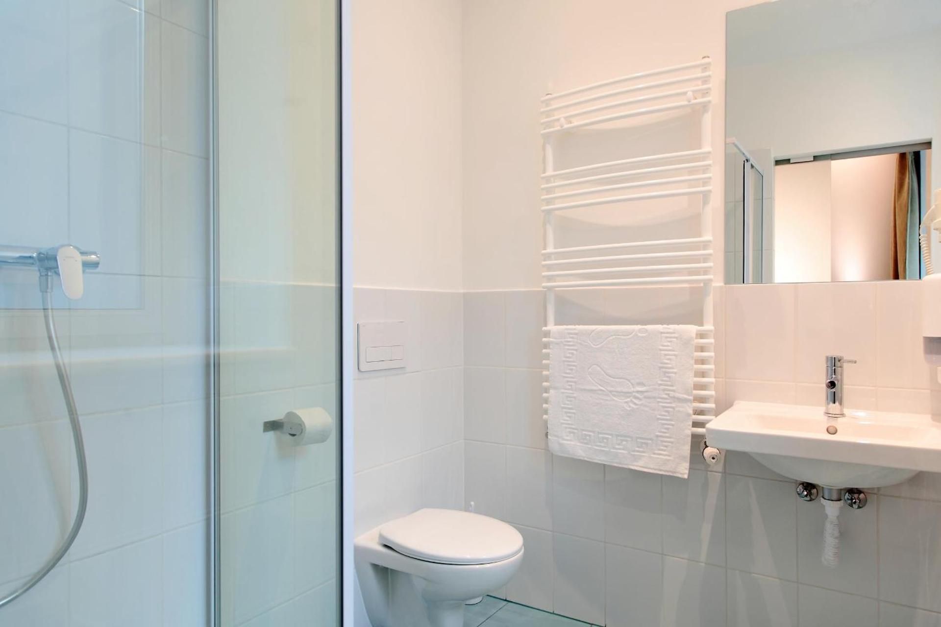 undefined Maverick Budapest Soho 8