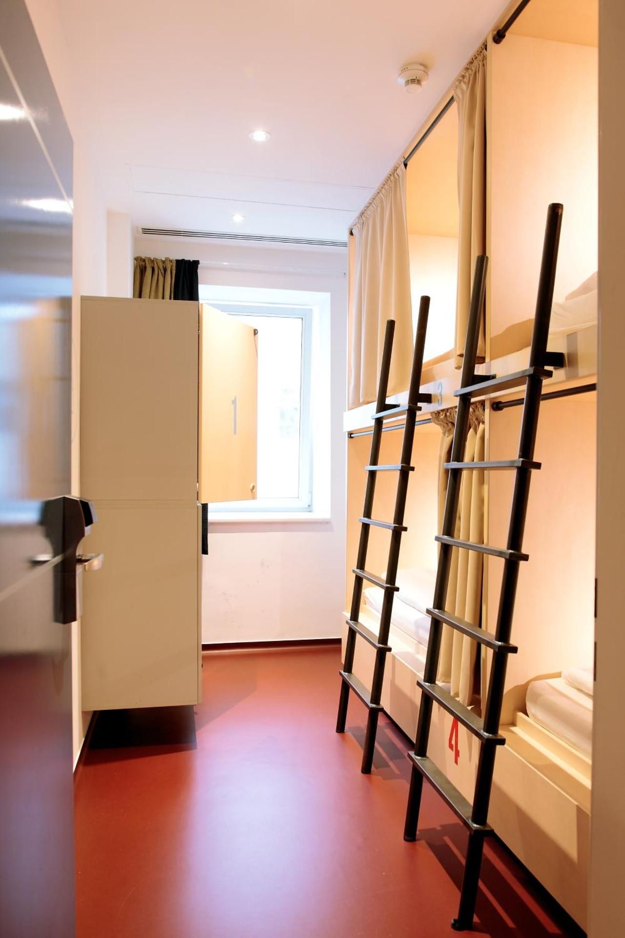 undefined Maverick Budapest Soho 6