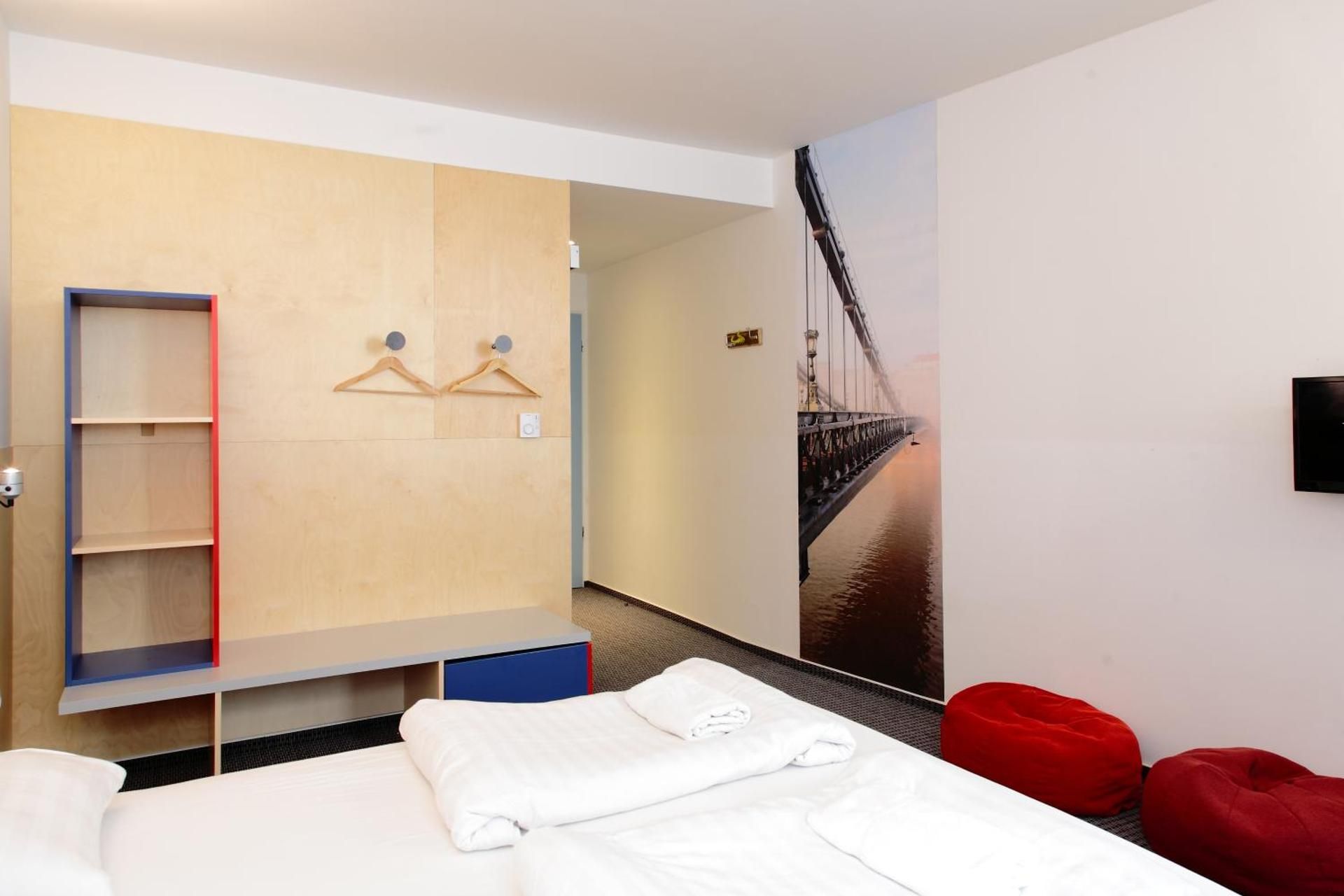 undefined Maverick Budapest Soho 7